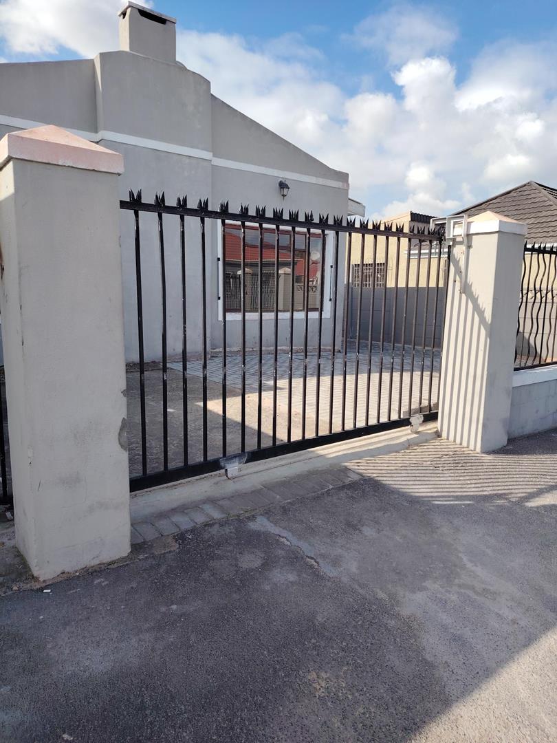 To Let 4 Bedroom Property for Rent in Vasco Estate Western Cape